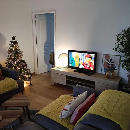Maisonette Chaleureuse De 75 M², Proche De Paris. ヴィルモンブル
