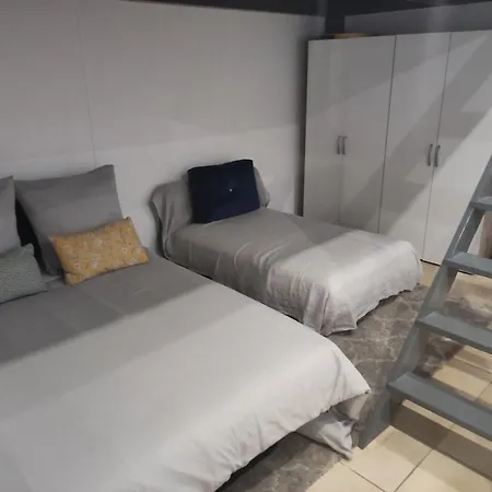 Maisonette Chaleureuse De 75 M², Proche De Paris. * ヴィルモンブル