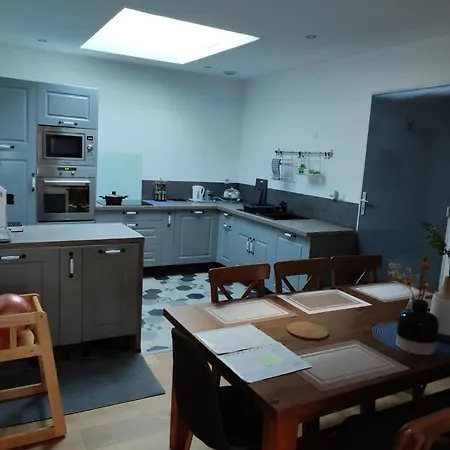Maisonette Chaleureuse De 75 M², Proche De Paris. *