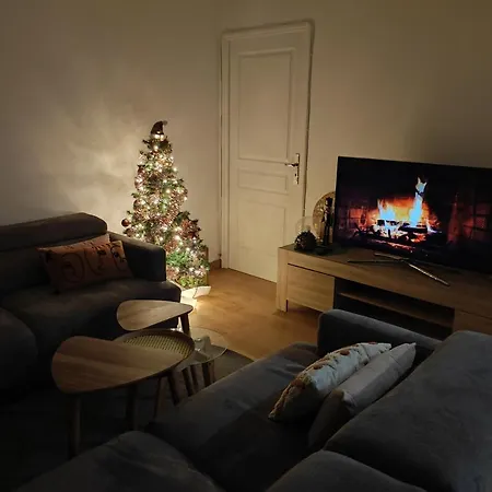 Maisonette Chaleureuse De 75 M², Proche De Paris. *