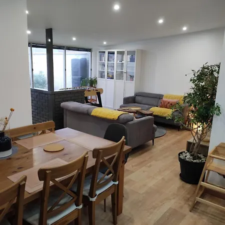 別荘 Maisonette Chaleureuse De 75 M², Proche De Paris. ヴィルモンブル